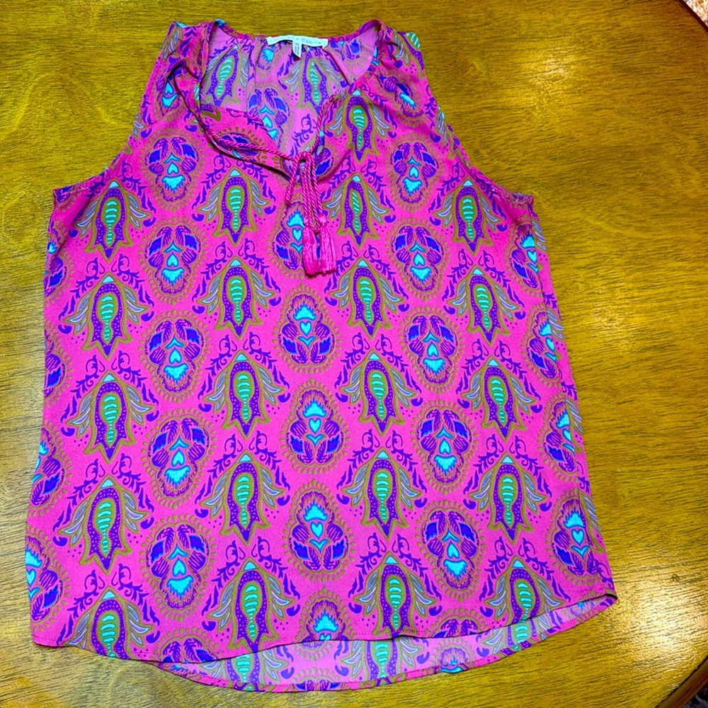 Sleeveless blouse